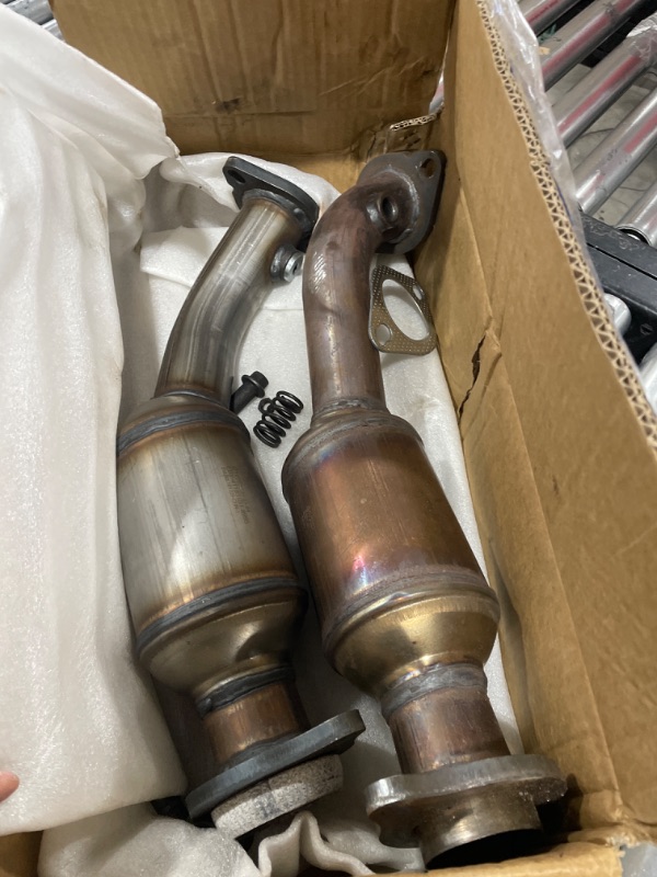 Photo 2 of 2 PCS Front Catalytic Converter Left and Right Replacement for 2008-2011 Cadillac CTS 3.6L V6 16684 16685