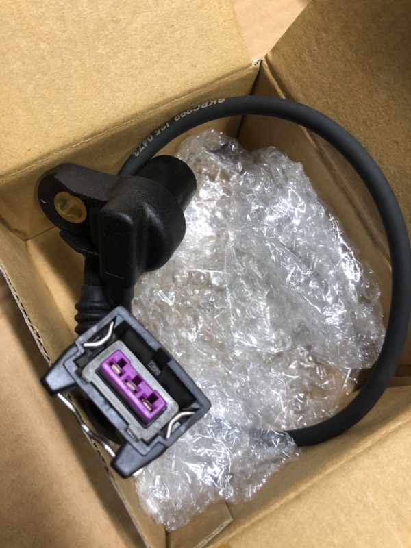 Photo 1 of Dorman 917-707 Engine Crankshaft Position Sensor Compatible with Select Infiniti/Nissan Models