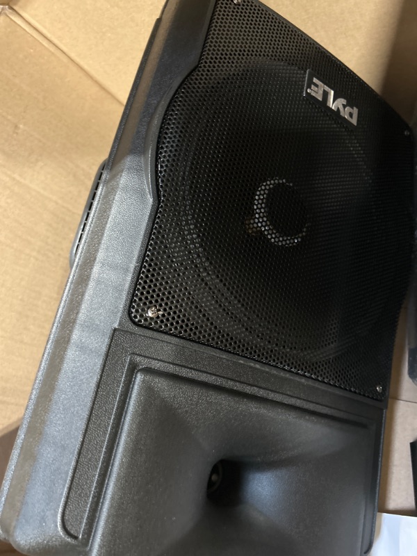 Photo 1 of Pyle Wireless Portable PA Speaker System - 700 W Battery Powered Rechargeable Sound Speaker and Microphone Set with Bluetooth MP3 USB Micro SD FM Radio AUX 1/4" DJ lights - For PA / Party
