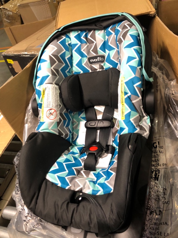 Photo 4 of Evenflo LiteMax Sport Infant Car Seat (Reid Blue) LiteMax Sport Reid Blue