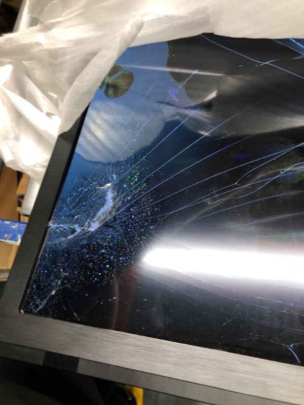 Photo 4 of *** Recommended sale for parts ***
D-Series 32" LED SmartCast Smart TV (D32H-J09) D32H- J09