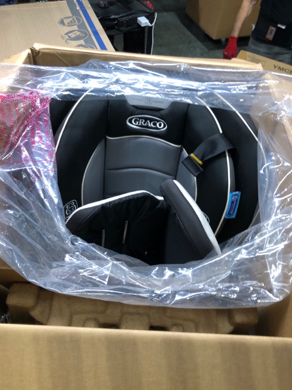 Photo 3 of Graco Extend2Fit Convertible Car Seat, Gotham