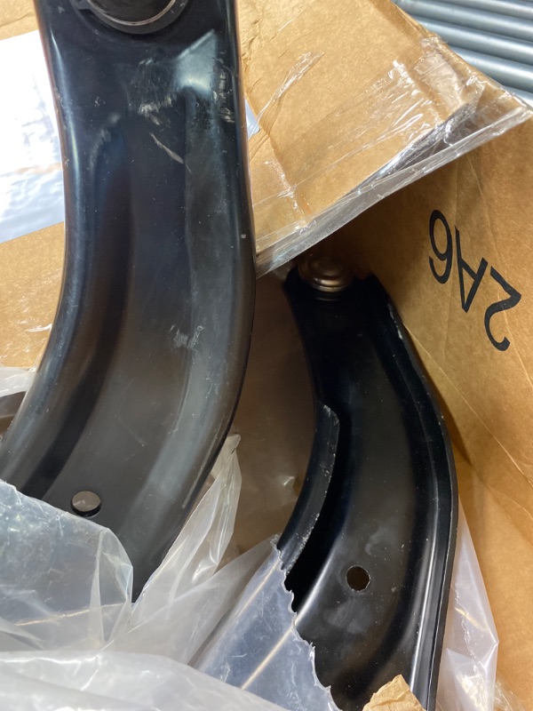 Photo 1 of Front Lower Control Arms with Ball Joint Bushing 2pcs Compatible with 2008-2013 Nissan Rogue 2014-2015 Nissan Rogue Select RK621452 RK621453