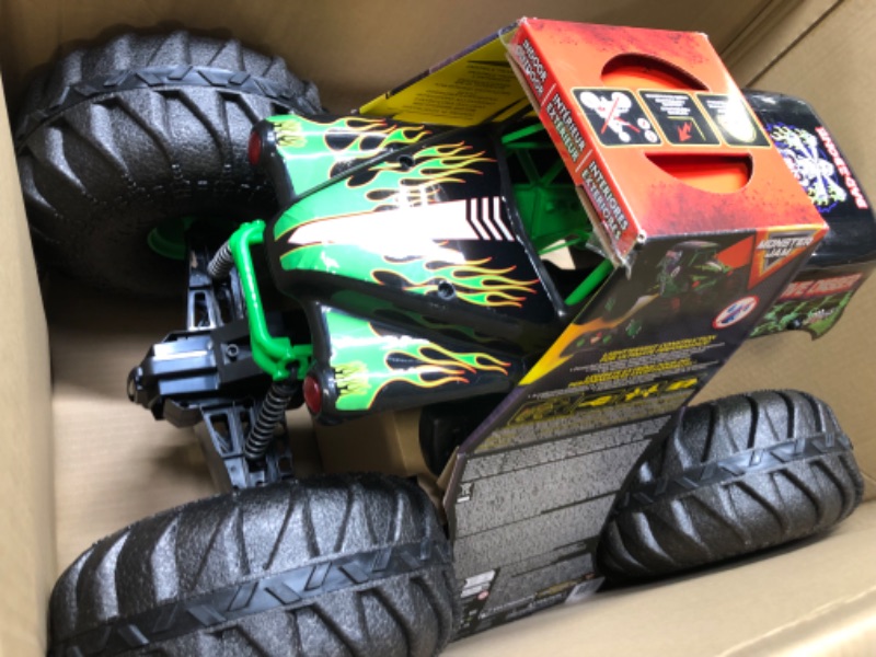 Photo 2 of *** NOT FUNCTIONAL**** SELLING AS PARTS*****
Monster Jam, Official Mega Grave Digger All-Terrain Remote Control Monster Truck, Over 2 Ft. Tall, 1:6 Scale, Kids Toys for Boys and Girls Ages 4-6+ Mega Grave Digger (V2)