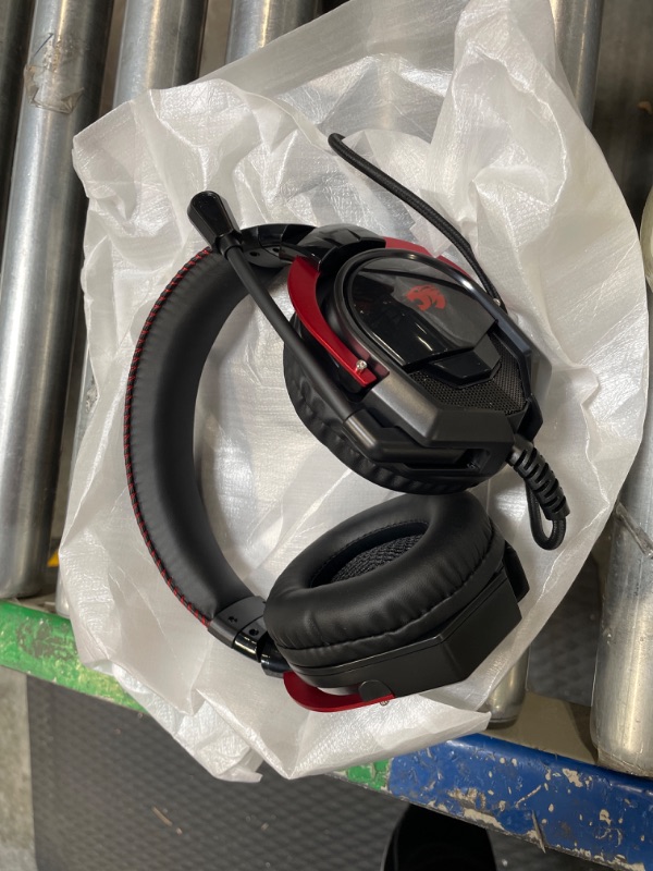 Photo 2 of A88 Gaming Headset with Microphone, Stereo Wired Noise Cancelling Over-Ear Headphones with Mic for Pc, Ps5, Xbox One Series X/s, Ps4, Computer, Laptop, Mac, Nintendo, Gamer (Red)