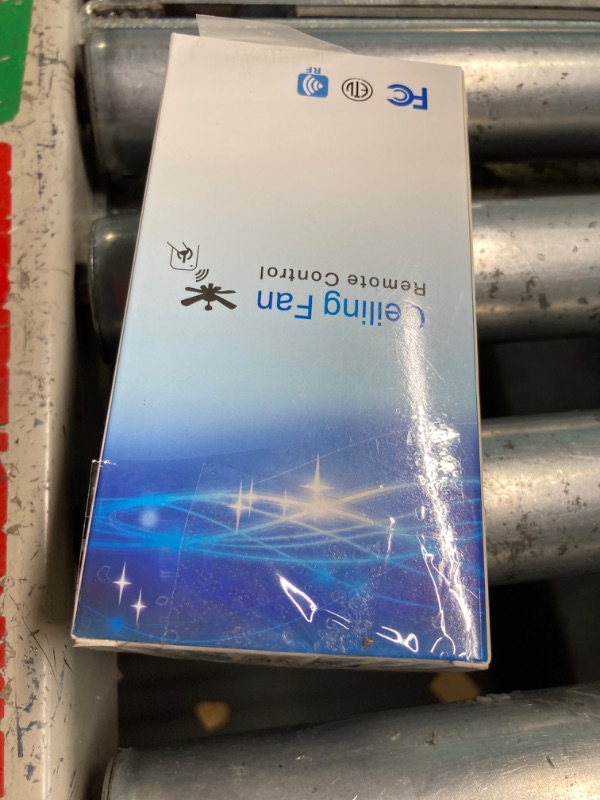 Photo 2 of 35T Ceiling Fan Remote Control Replacement for Allen Roth Harbor Breeze Hunter FAN35T1 L3HFAN35T1 FAN-35T FAN-11T L3HFAN35T 2AAZPFAN53T 2AAZPFAN-53T L3HFAN11T1 L3HFAN11T2,303.9MHz (Just Remote)