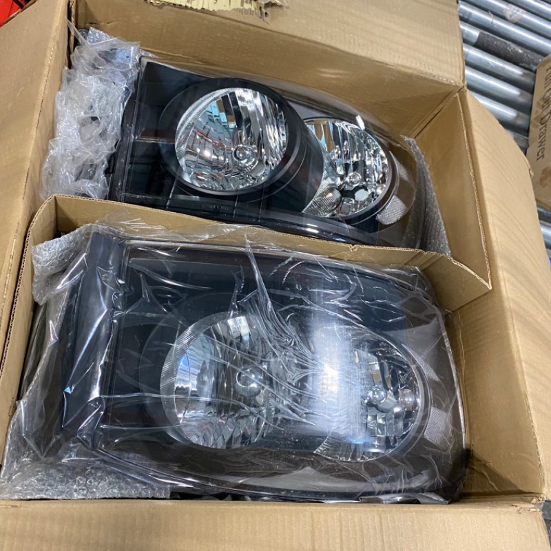 Photo 1 of WEELMOTO Headlights Assembly For 2006-2008 Dodge Ram 1500 Halogen Headlight Assembly Replacement For 2006-2009 Dodge Ram 2500/3500 Headlamp Black Housing Amber Reflector Left + Right Side Pair Set Clear Lens I Black Housing I Amber Reflector OE Replacemen