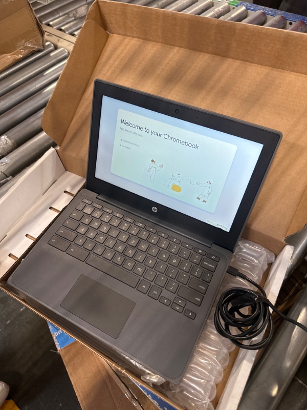Photo 1 of HP Chromebook 11A G8 Education Edition AMD A4-9120C 4GB DDR4-1866 SDRAM, 32GB eMMC 11.6-inch WLED HD Webcam Chrome OS (Renewed)***Damage to bottom right corner of the screen***