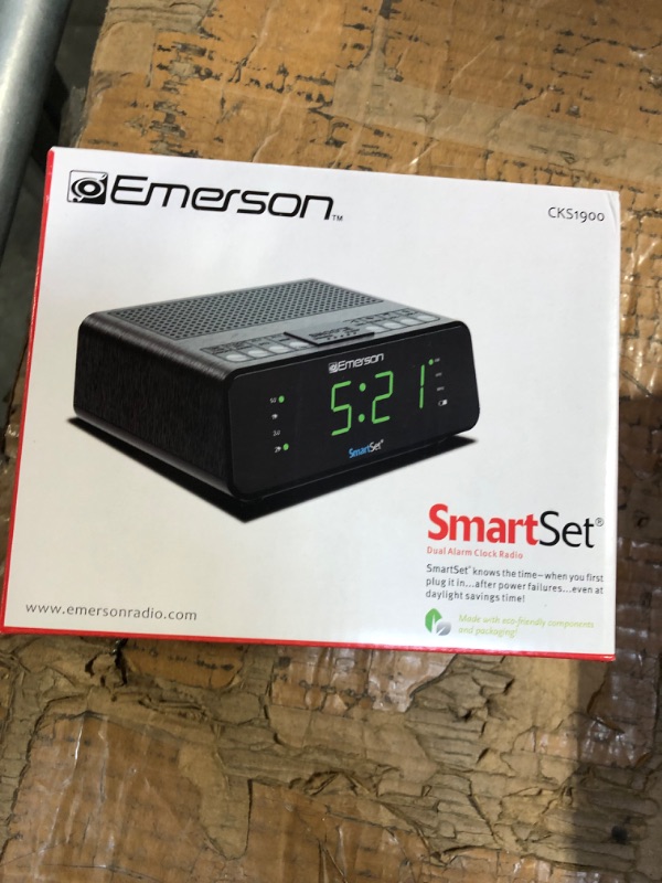 Photo 2 of Emerson SmartSet Alarm Clock Radio with AM/FM Radio, Dimmer, Sleep Timer and .9" LED Display, CKS1900 (Black)