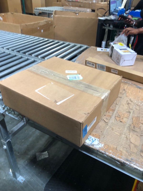 Photo 1 of HP EliteBook 840 G4 FHD Corning Gorilla Glass Touch Screen (1920 x 1080), Core i5-7300U 2.4GHz up to 3.9GHz, 16GB RAM, 256GB Solid State Drive, Webcam, Bluetooth, WiFi, Windows 10 Pro 64Bit (Renewed) **UNABLE TO TEST WRONG CHARGER**