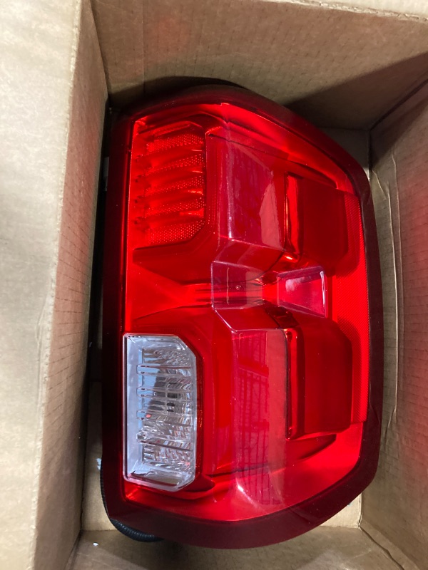 Photo 4 of Clidr Tail Light Assembly Compatible with Chevrolet Silverado 1500/GMC Sierra 1500 2016 2017 2018 LED Rear Lamp 84288719 Passenger Side (Right)