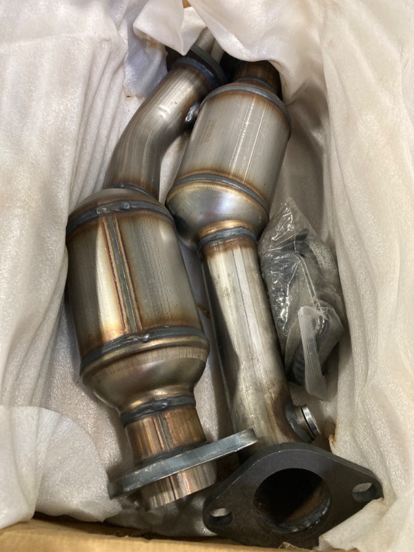 Photo 1 of 2 PCS Front Catalytic Converter Left and Right Replacement for 2008-2011 Cadillac CTS 3.6L V6 16684 16685