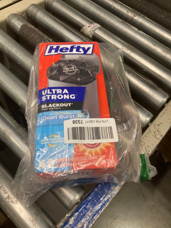 Photo 2 of Hefty Ultra Strong Tall Kitchen Trash Bags, Blackout, Clean Burst, 13 Gallon, 40 Count