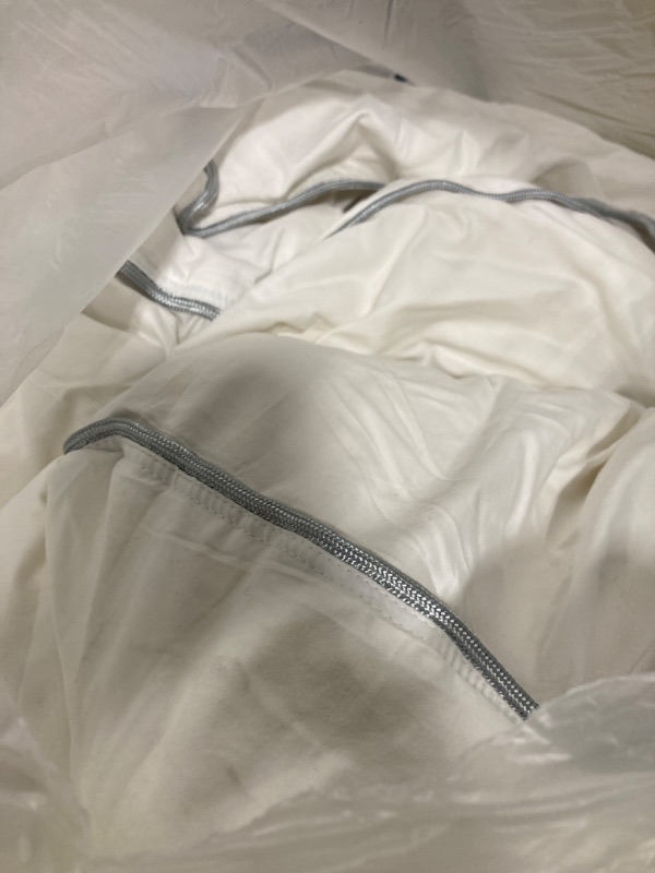 Photo 1 of 3D Baffle Box Real Down Comforter, 750 Fill-Power Ultra-Soft Down Duvet Insert, All Season White Feathers Down King Size Comforter, Medium Warm Bed Comforter, Fluffy and Cozy, 8 Corner Tabs - 106"X90" King White