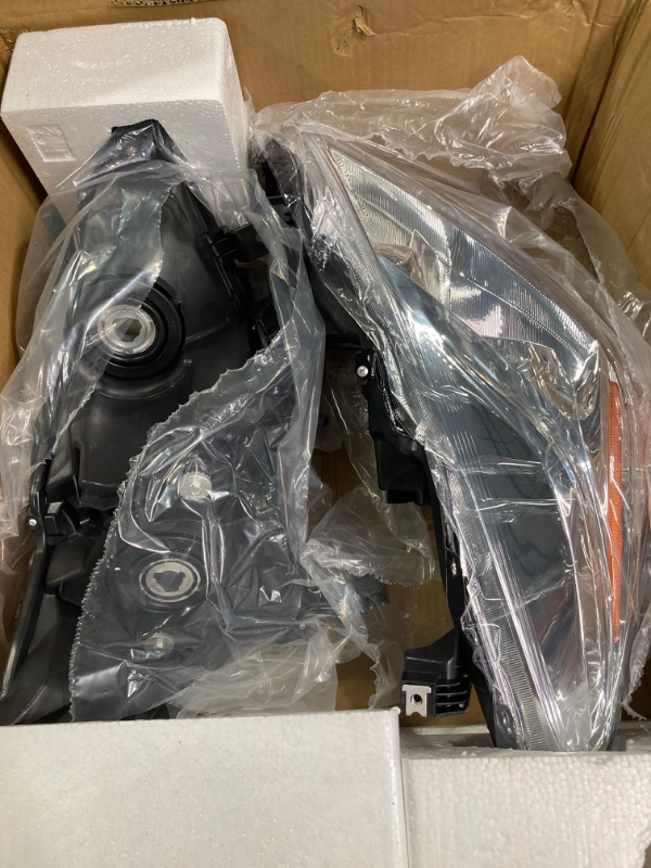 Photo 1 of LIYUANJUN 1 Pair Headlight Assembly for 2009-2016 Toyota Venza, Passenger Side and Driver Side Headlamp, Right + Left Headlight Chrome Housing Clear Lens Halogen Headlight Lamp Replacement