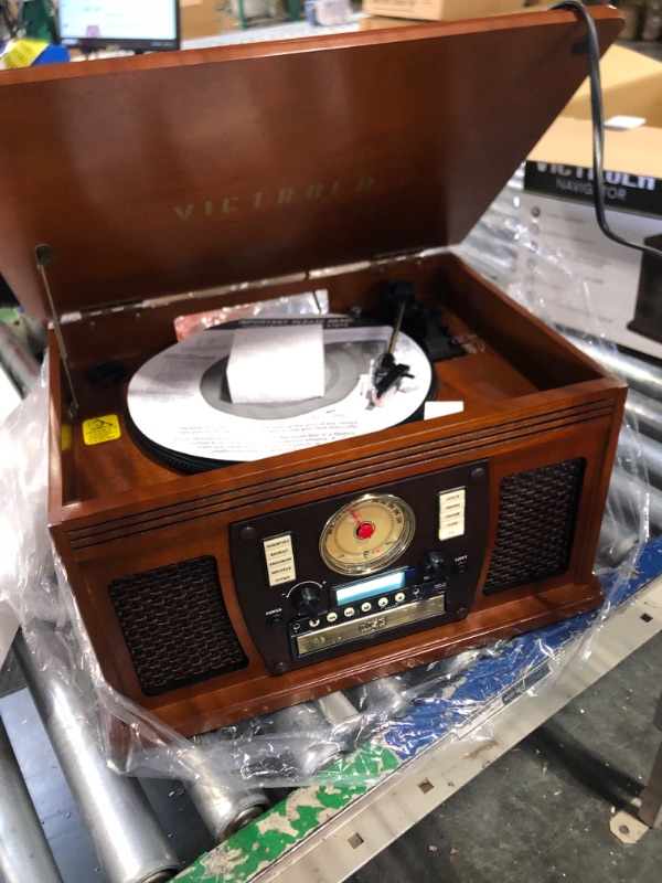 Photo 4 of Innovative Technology Victrola Wood 8-in-1 Nostalgic Bluetooth Record Player - Espresso
