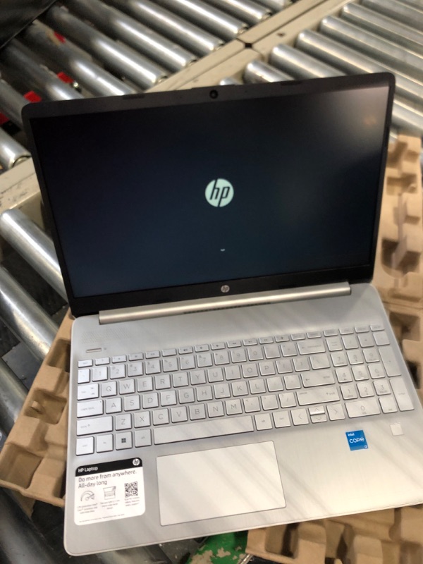 Photo 3 of HP 15 Notebook, 15.6" HD Screen Laptop, Intel Core i3-1115G4, 32GB DDR4 RAM, 1TB SSD, Webcam, HDMI, Wi-Fi, Windows 11 Home, Natural Silver **not a touch screen** Corrupted Windows install, needs fresh reinstall/missing charger**** 