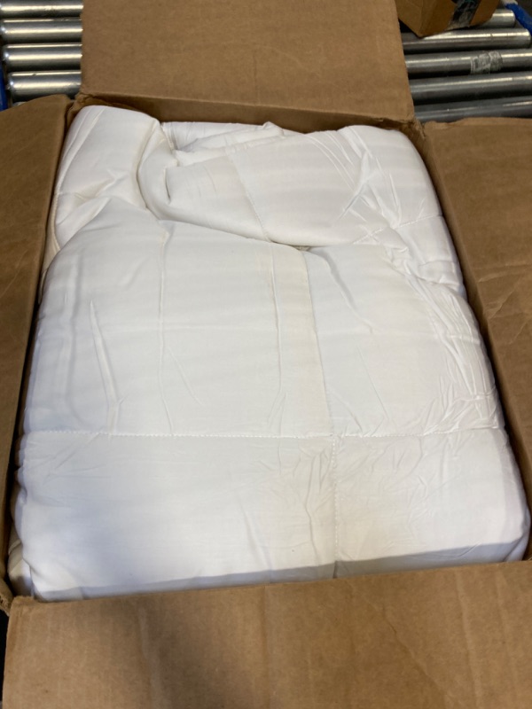 Photo 3 of 100% Viscose from Cooling Bamboo Comforter for Hot Sleepers- Breathable Silky Soft Bamboo Duvet Insert Queen Size-with 8 Corner Tabs- All Season Comforter (88x88 Inches, White) All Seasons-white Queen?88x88?