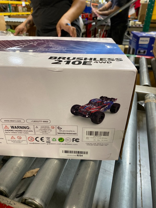 Photo 2 of **** SELLING AS PARTS*****
DEERC 1:10 Scale Fast Brushless RC Car for Adults, 4WD High Speed RC Monster Truck, 60+ KMH, All Terrain 2.4Ghz Hobby RC Truck, Off-Road Remote Control Vehicle, 40+ min Play, RC Crawler Gift for Boys