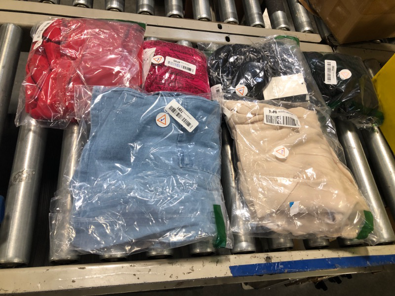 Photo 1 of ***BUNDLED BAG OF CLOTHES ***
***AS IS / NO RETURNS -  FINAL SALE***
