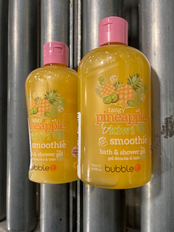 Photo 1 of 2 pack***Smoothie Pineapple and Kiwi Bath and Shower Gel, Packed With Fruity Extracts to Nourish and Hydrate Skin, 1 x 500ml