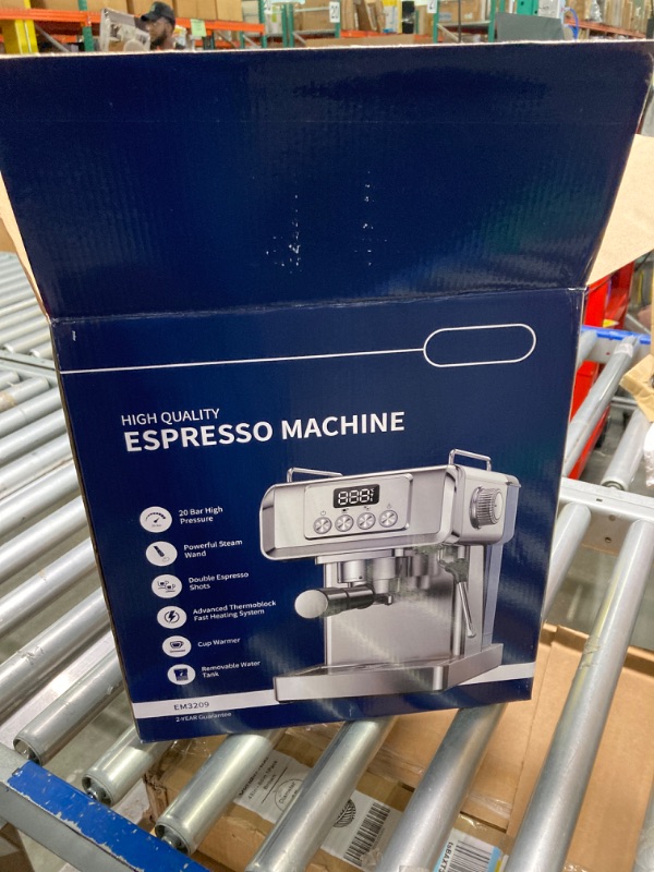 Photo 3 of Espresso Machine, Stainless Steel Espresso Machine with Milk Frother for Latte, Cappuccino, Machiato,for Home Espresso Maker, 1.8L Water Tank, 20 Bar***USED***BOX IS DAMAGED*** 
