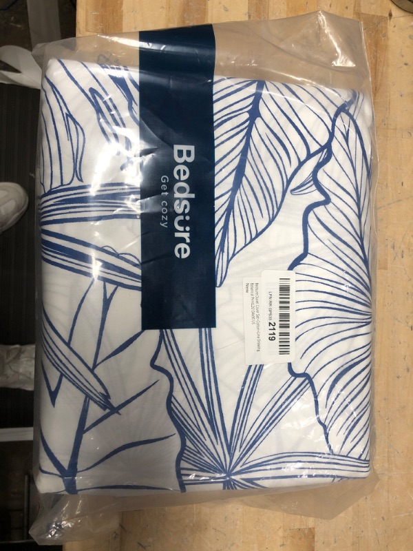 Photo 2 of Bedsure Duvet Cover King Size - 100% Cotton Reversible Handdrawn Botanical Cover Set with Zipper, Soft & Breathable Bedding Set, (3 Pieces, 1 Duvet Cover 104"x90" and 2 Pillow Shams 20"x36") King (104" x 90") 03- Blue (No Comforter)