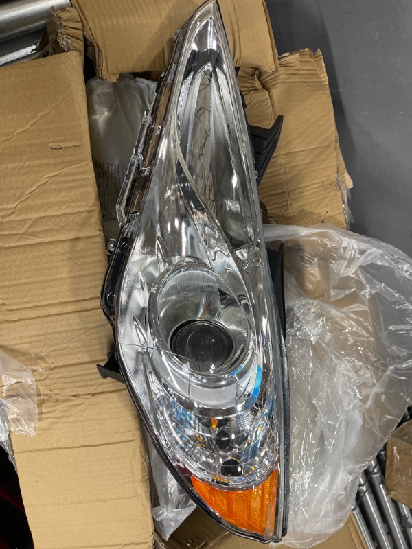 Photo 1 of  Hyundai Sonata Projector Headlight