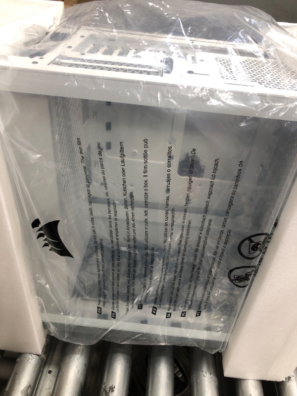 Photo 1 of Corsair iCUE 4000X RGB Mid-Tower ATX PC Case - White (CC-9011205-WW)