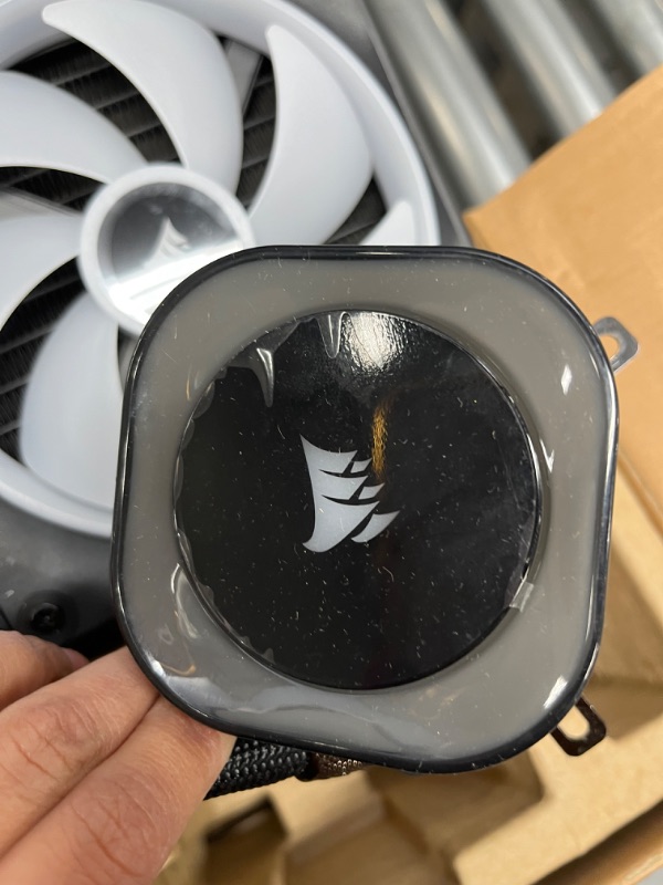 Photo 3 of CORSAIR iCUE Link H170i RGB Liquid CPU Cooler - 420mm AIO - QX140 RGB Fans - Fits Intel® LGA 1700, AMD® AM5 - iCUE Link System Hub Included - Black AIO Only 420mm AIO Black