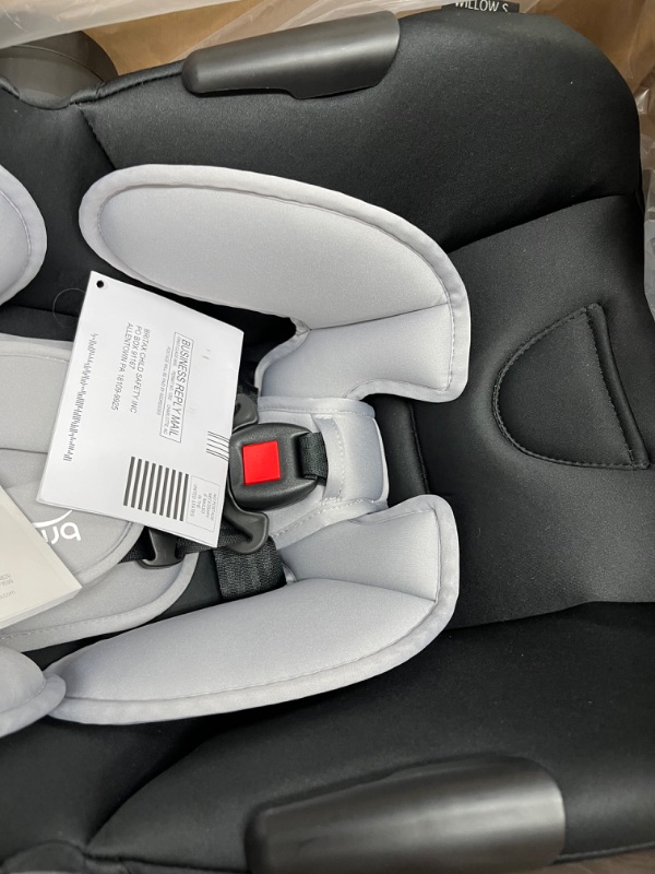 Photo 4 of Britax Willow S Infant Car Seat with Alpine Base, ClickTight Technology, Rear Facing Car Seat with RightSize System, Glacier Onyx