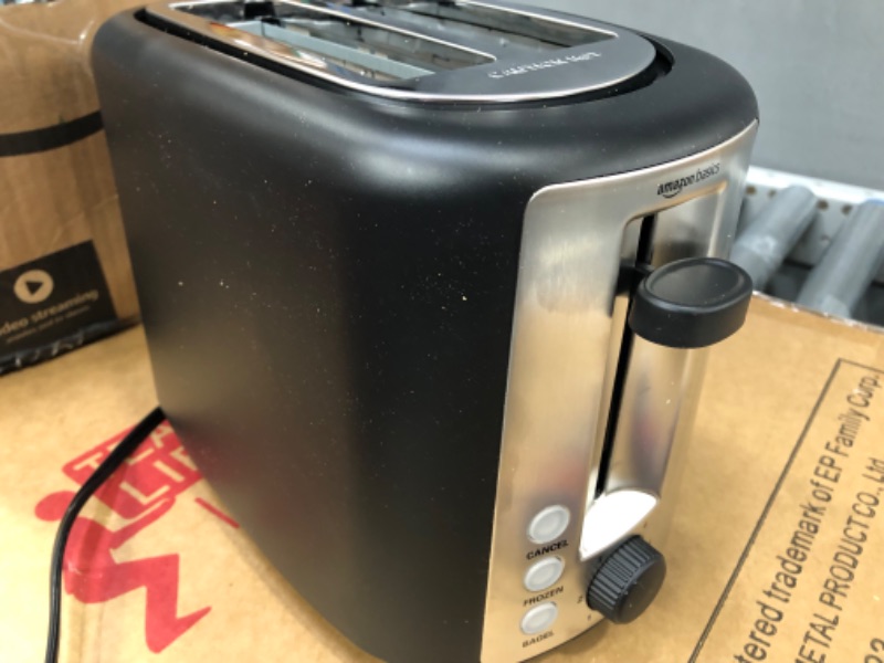 Photo 1 of Amazon basics toaster 