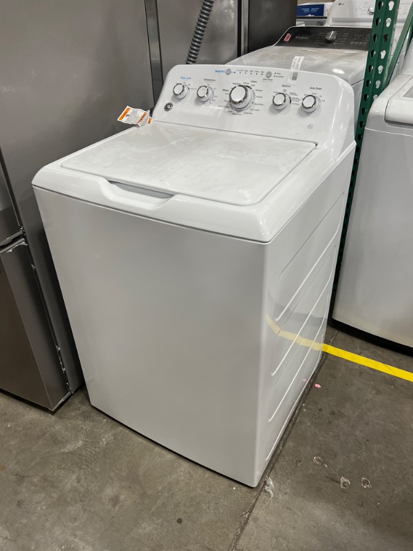 Photo 2 of GE 4.5-cu ft High Efficiency Agitator Top-Load Washer (White)
