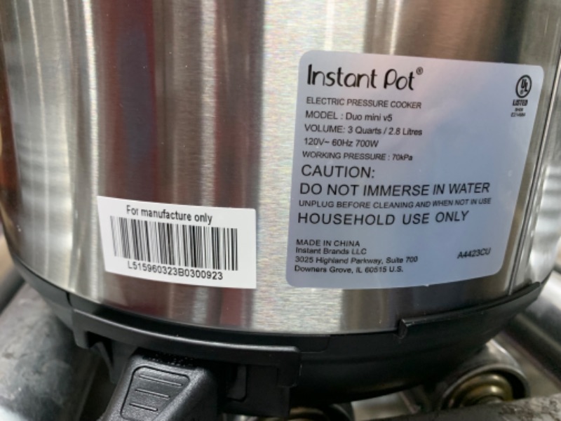 Photo 5 of ***USED AND DIRTY - POWERS ON - UNABLE TO TEST FURTHER***
Instant Pot Duo Mini 3-Quart Multi-Use Pressure Cooker