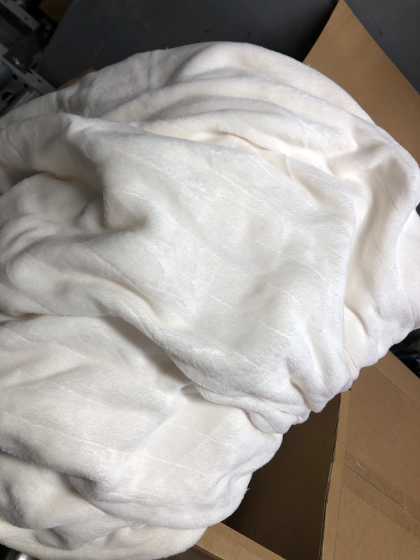 Photo 3 of heated blanket, white