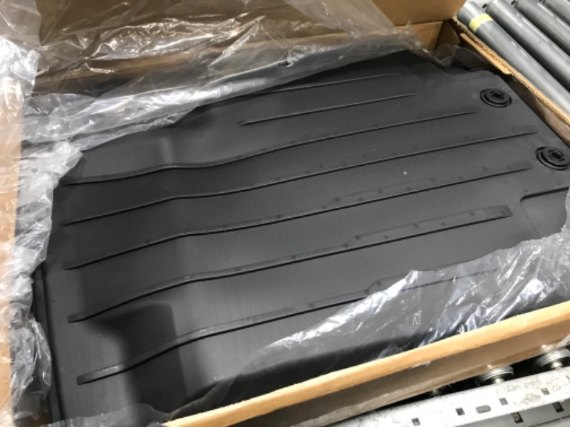 Photo 1 of 7-piece cargo liner mats black 
