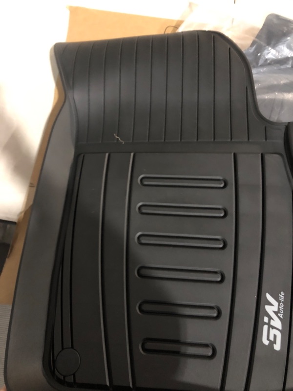 Photo 4 of 3W 2017-2024 Audi Q7 Floor Mats & 2019-2023 Audi Q8 Car Mat