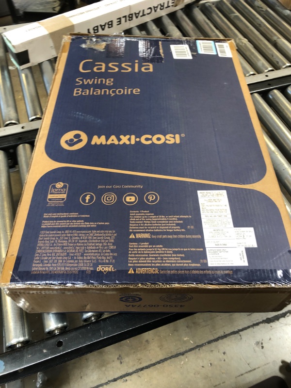 Photo 2 of Maxi-Cosi Cassia Swing, Essential Graphite