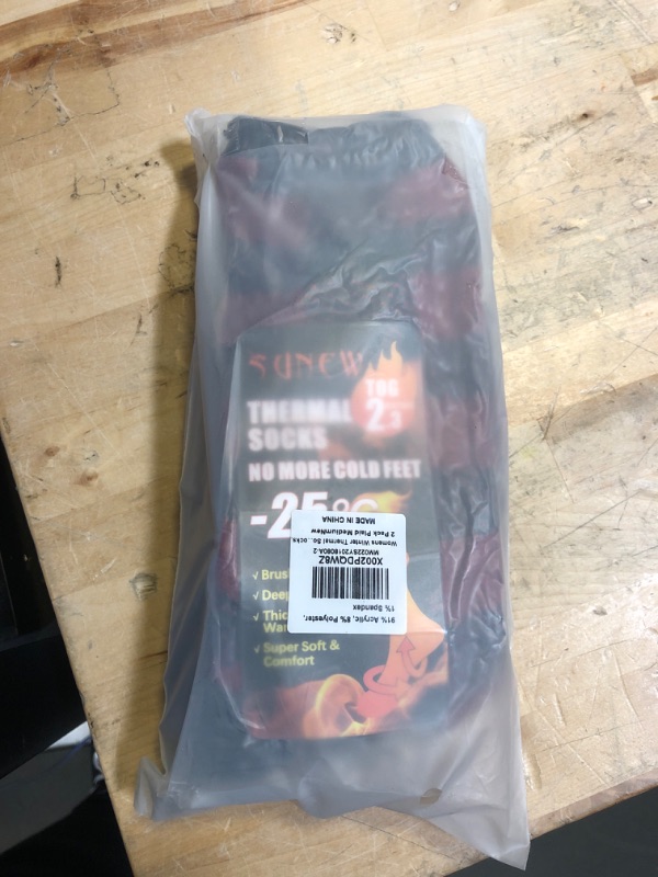 Photo 1 of 2 PCK WINTER THERMAL SOCKS MEDIUM