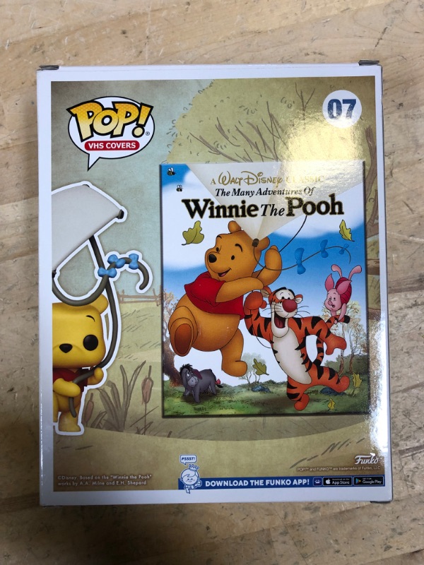Photo 2 of Funko Pop! VHS Cover: Disney - Winnie The Pooh, Multicolor DAMAGED