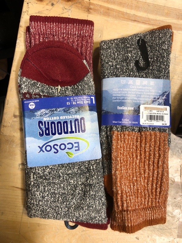 Photo 1 of 2 PACK ECOSOX OUTDOORS RECYCLED COTTON SIZE L 10-13 RED AND ORANGE 