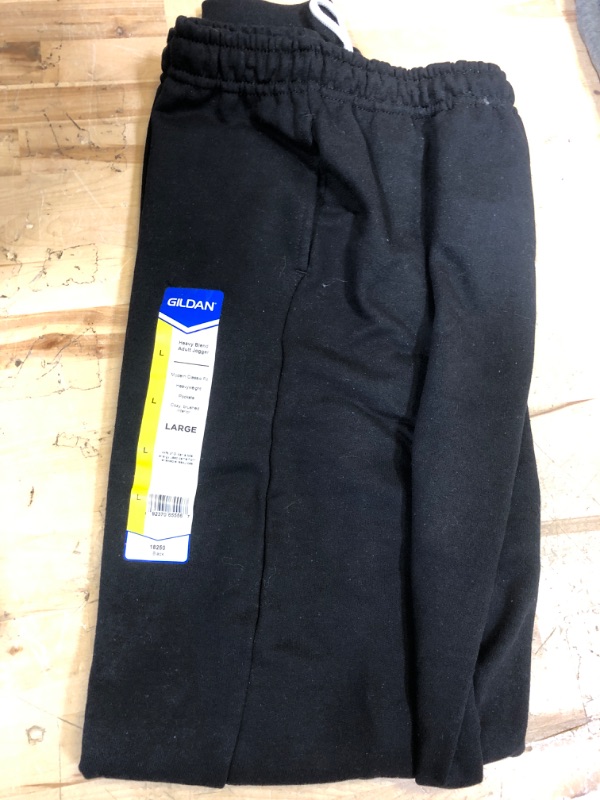 Photo 1 of GILDAN HEAVY BLEND ADULT JOGGER MODERN CLASSIC FIT WITH POCKETS (BLACK, L)