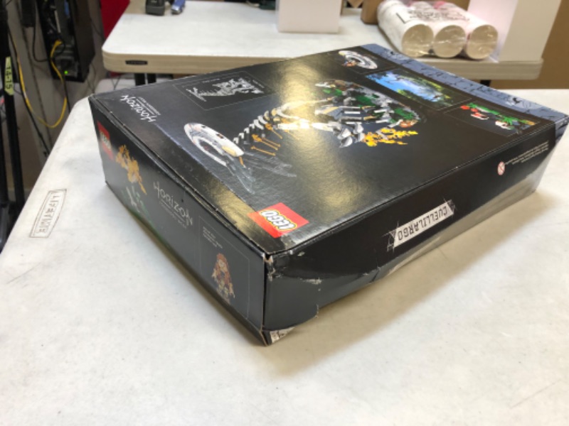 Photo 2 of -FACTORY SEALED- LEGO Horizon Forbidden West: Tallneck 76989 Building Sett; Collectible Gift for Adult Gaming Fans; Model of The Iconic Machine with a Display Stand (1,222 Pieces)