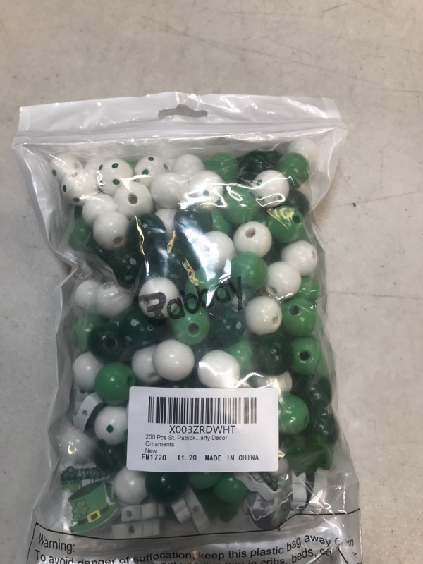 Photo 2 of 200 Pieces St. Patrick's Day Wood Beads Green Wood Spacer Beads Farmhouse Polished Round Beads St. Patrick's Day Wooden Craft Beads for DIY Crafts Garland Home Party Decor Ornaments (Shamrocks Style)
