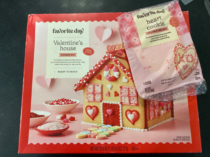 Photo 2 of Valentines Cookie House Kit - 23.51oz - Favorite Day& Heart cookie Duo