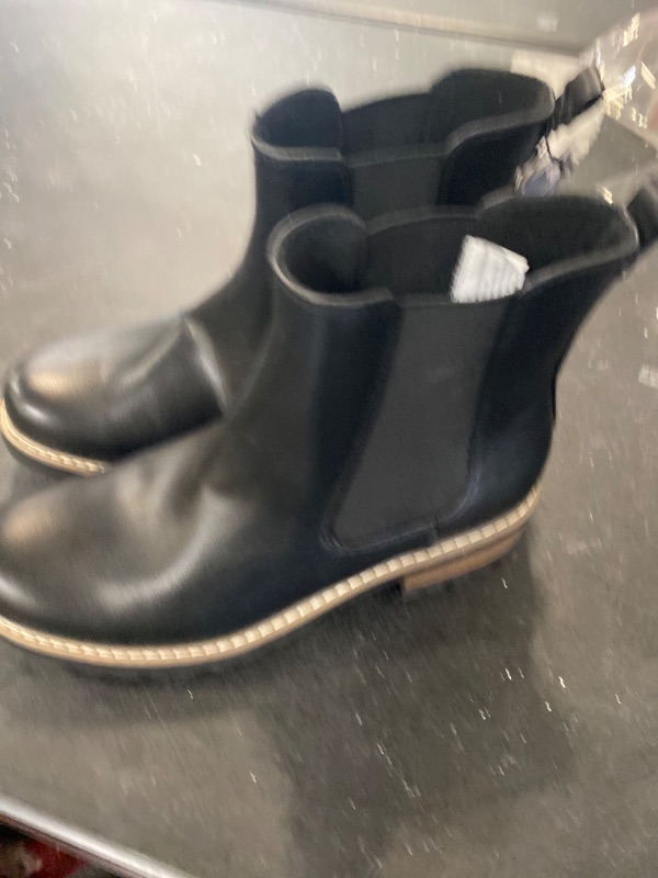 Photo 2 of Women's Celina Chelsea Boots - Universal Thread™ Black