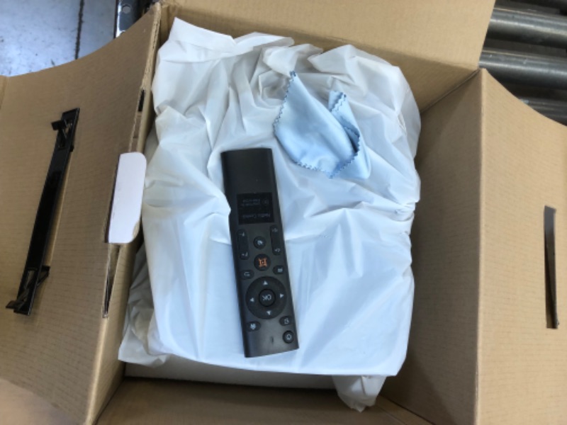 Photo 1 of [Auto Focus/Keystone] TOPTRO X7 Android TV Projector with WiFi and Bluetooth, Smart Projector 4K Supported, 600 ANSI, Dust-proof, 50% Zoom, Outdoor Projector with Netflix/YouTube Built-in, 8000+ Apps
