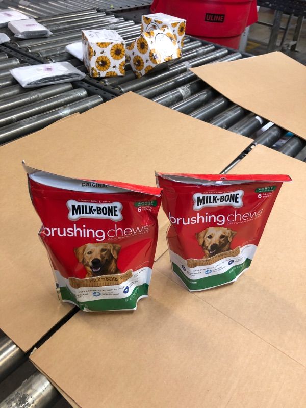 Photo 1 of Milk-Bone Brushing Chews Daily Dental Dog Treats, Large, 8.1 Ounces, 6 Bones Per Bag ( 2 bags ) exp- 03/2024