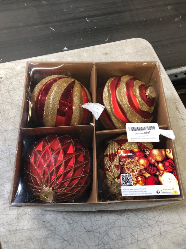 Photo 1 of 4PCS CHRISTMAS ORNAMENTS 