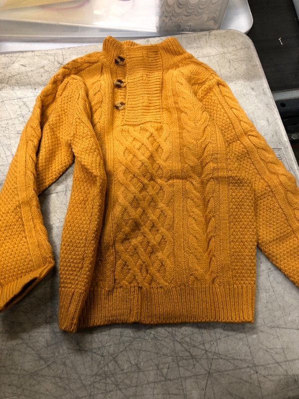 Photo 1 of BOYS SWEATER
SIZE 5-8 Y OLD 